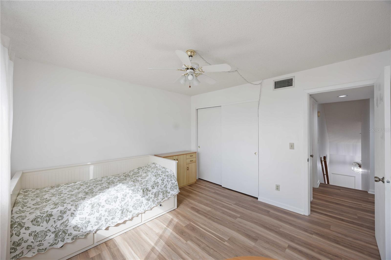 MEADOWLAKE V - Residential