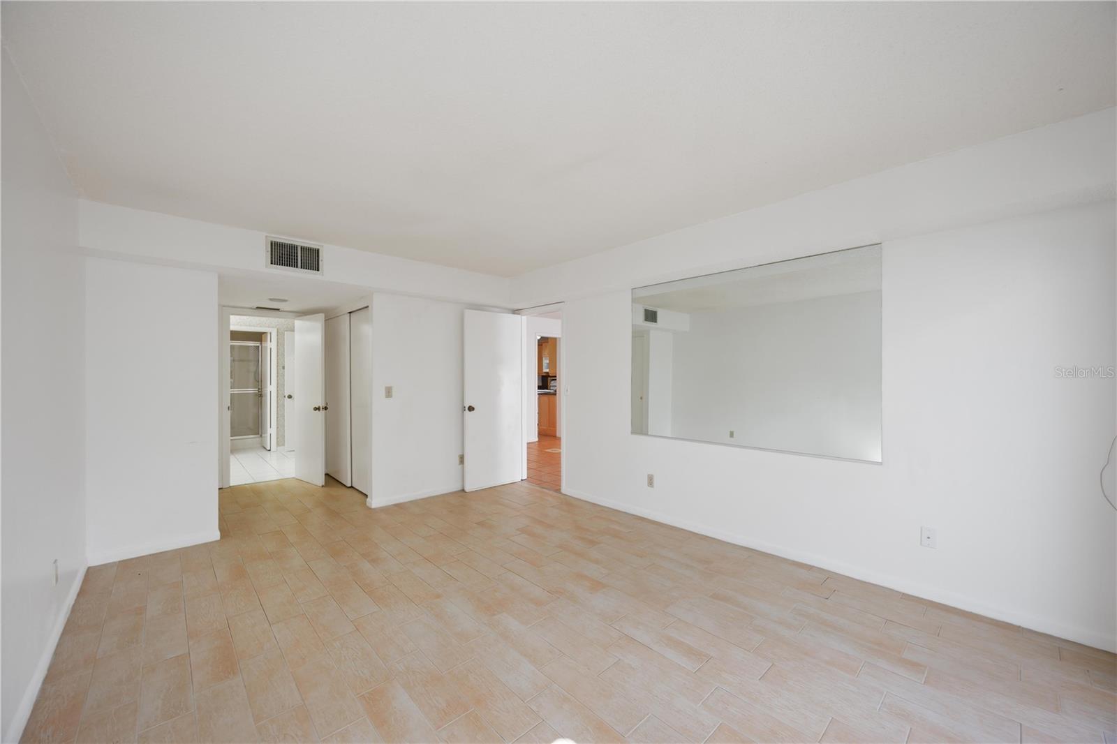 MEADOWLAKE V - Residential