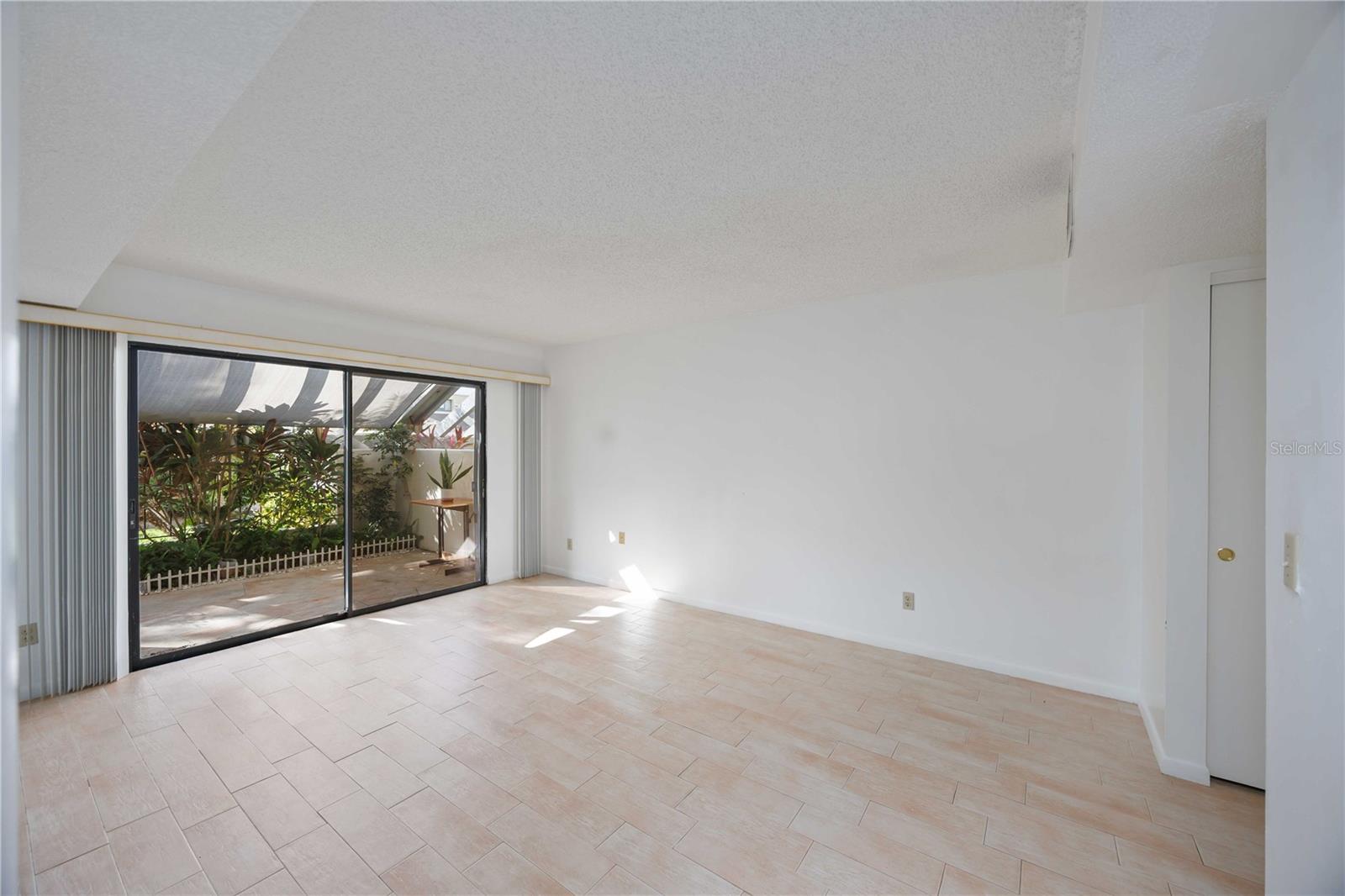 MEADOWLAKE V - Residential