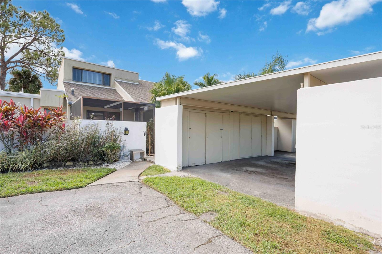 MEADOWLAKE V - Residential