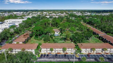 Photo of 960 La Costa Circle #3, Sarasota, FL 34237 (MLS # A4677986)