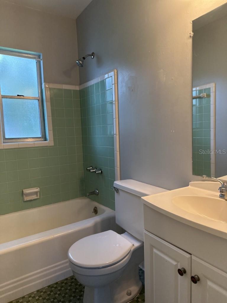 AYALAS ADD TO WELLSWOOD - Residential