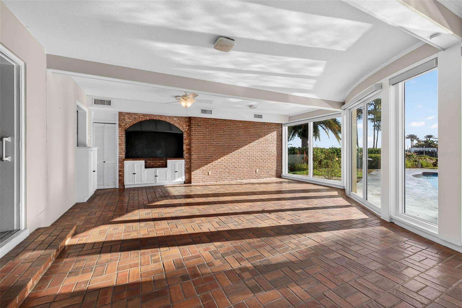 SNELL ISLE BRIGHTWATERS UNIT H BLK 1 - Residential