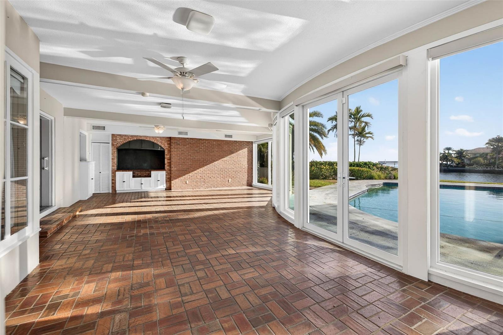 SNELL ISLE BRIGHTWATERS UNIT H BLK 1 - Residential