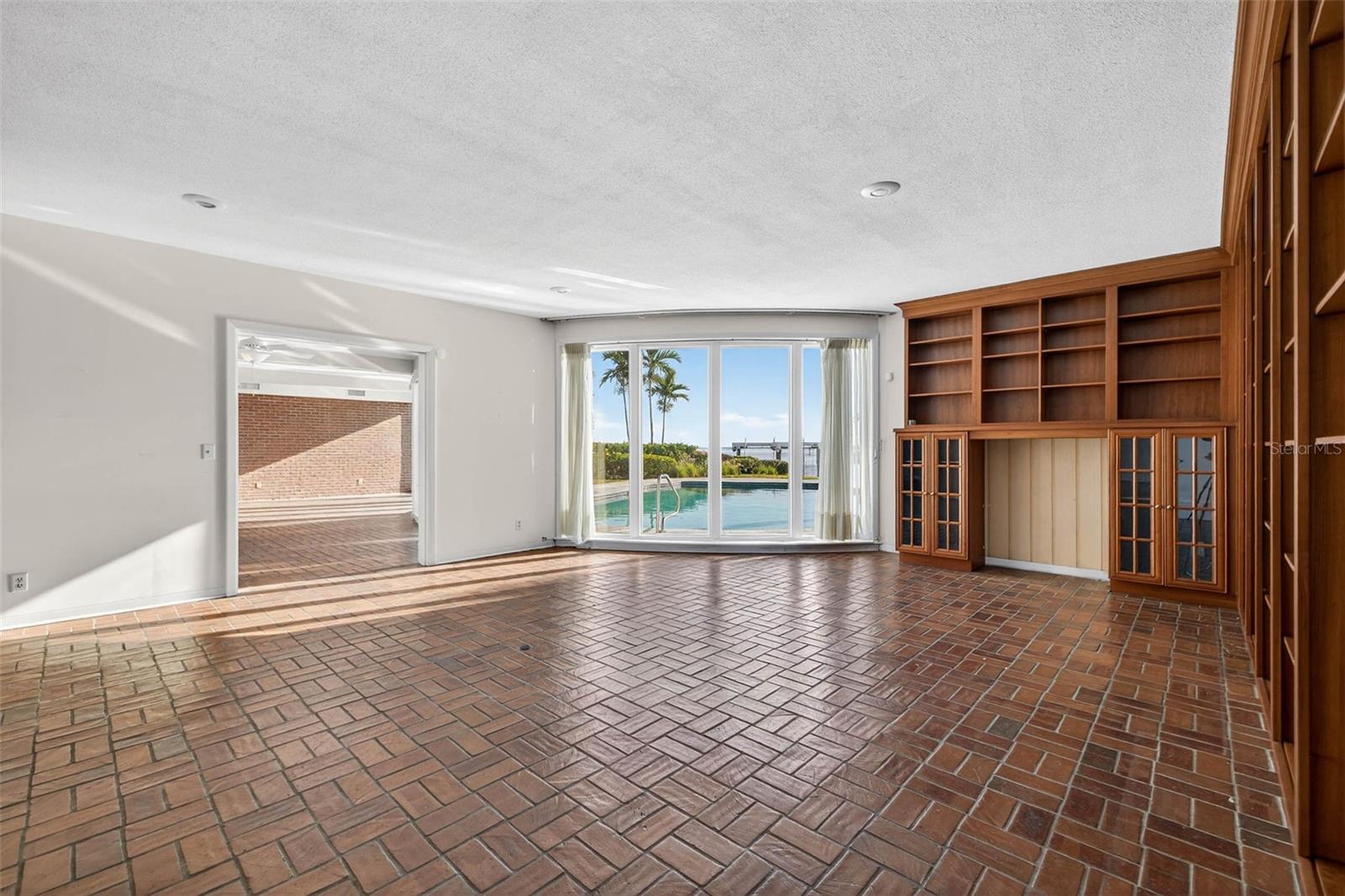 SNELL ISLE BRIGHTWATERS UNIT H BLK 1 - Residential