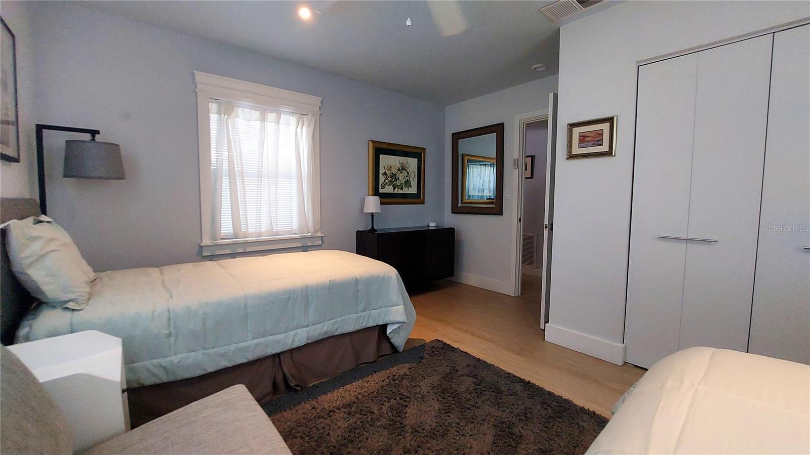 SYLVAN SHORES POINT - Residential