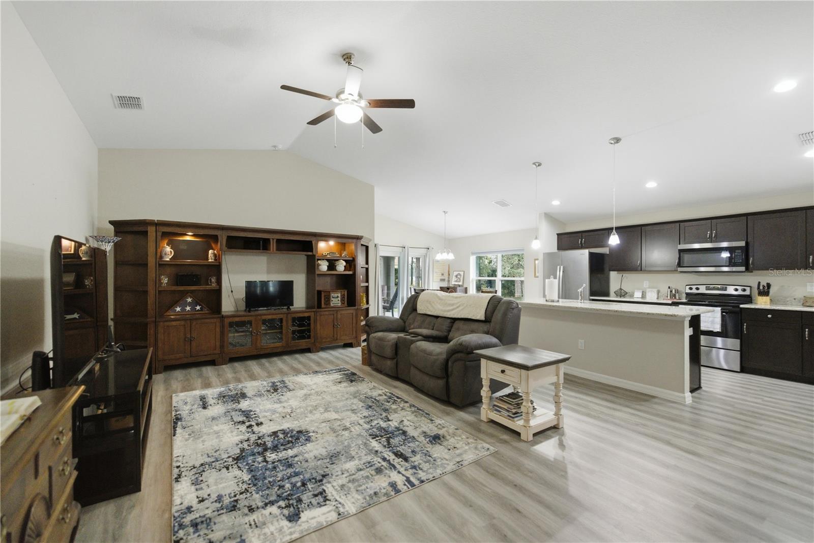 MEADOW GLENN UN 1 - Residential