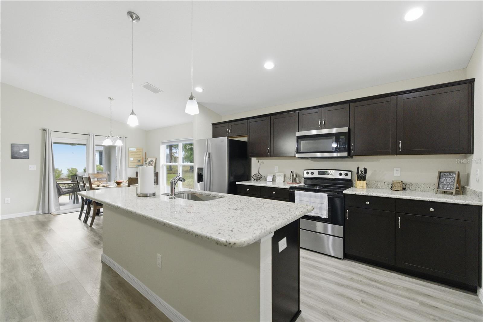 MEADOW GLENN UN 1 - Residential