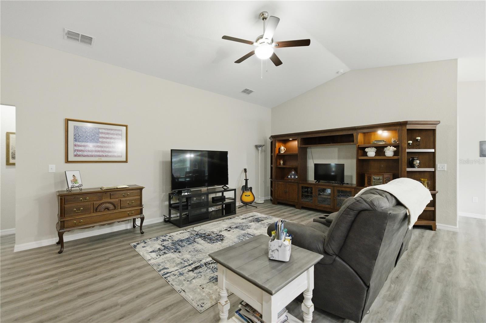 MEADOW GLENN UN 1 - Residential