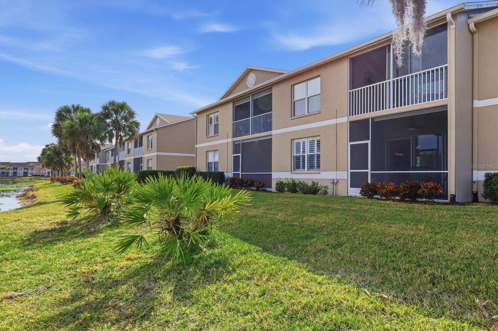 HERITAGE OAKS GOLF & COUNTRY CLUB - Residential