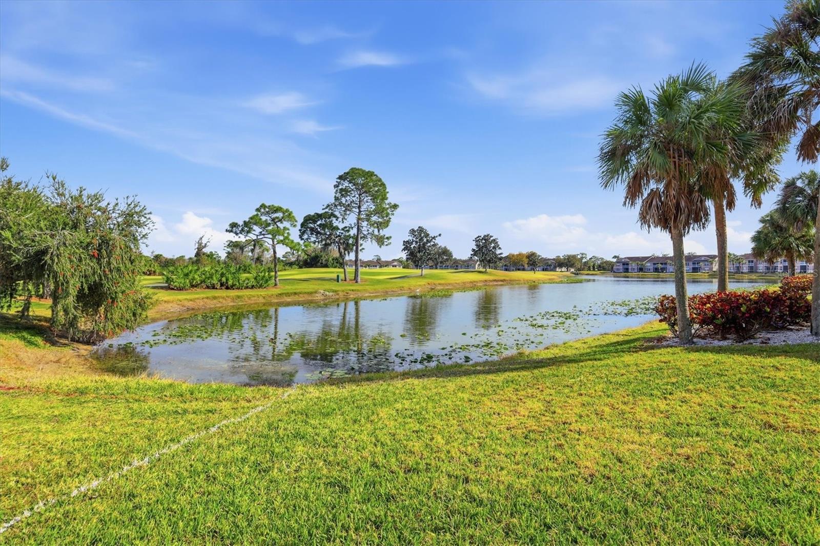 HERITAGE OAKS GOLF & COUNTRY CLUB - Residential