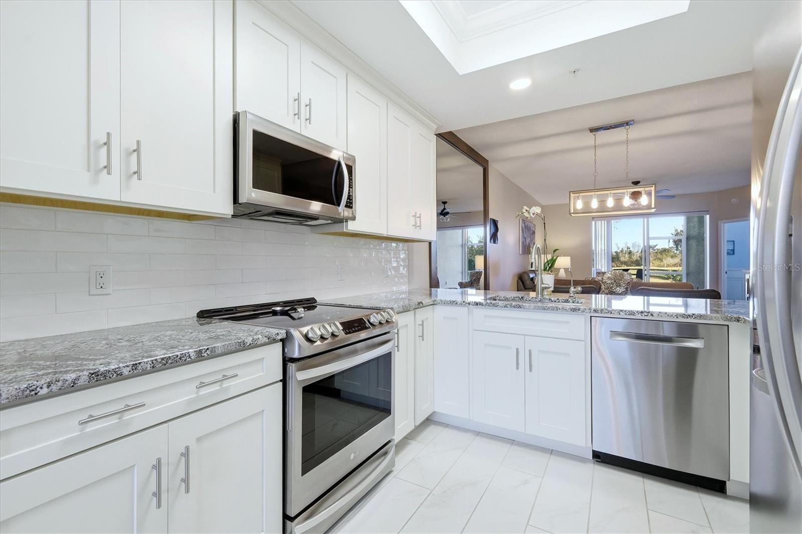 HERITAGE OAKS GOLF & COUNTRY CLUB - Residential