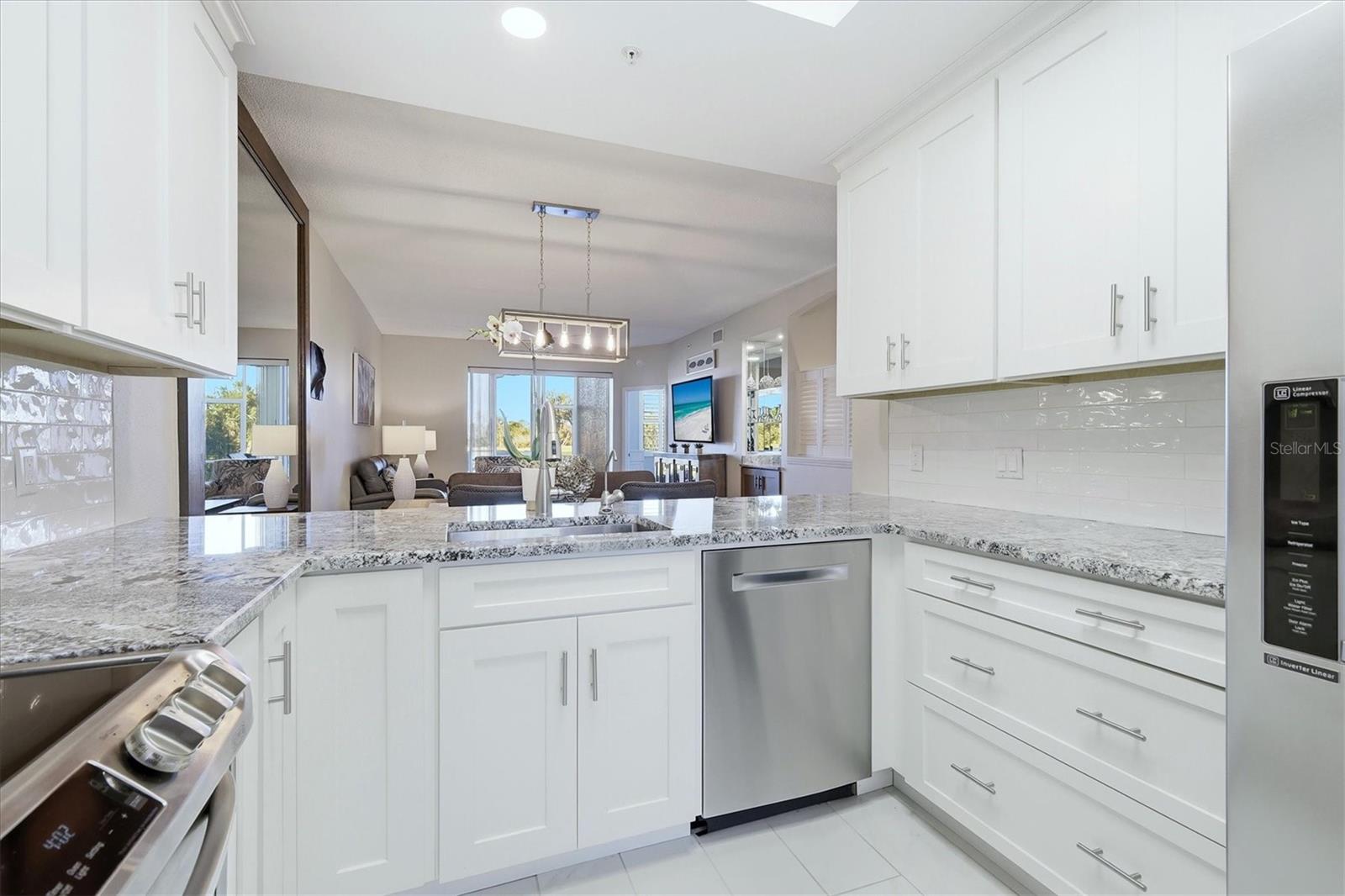 HERITAGE OAKS GOLF & COUNTRY CLUB - Residential