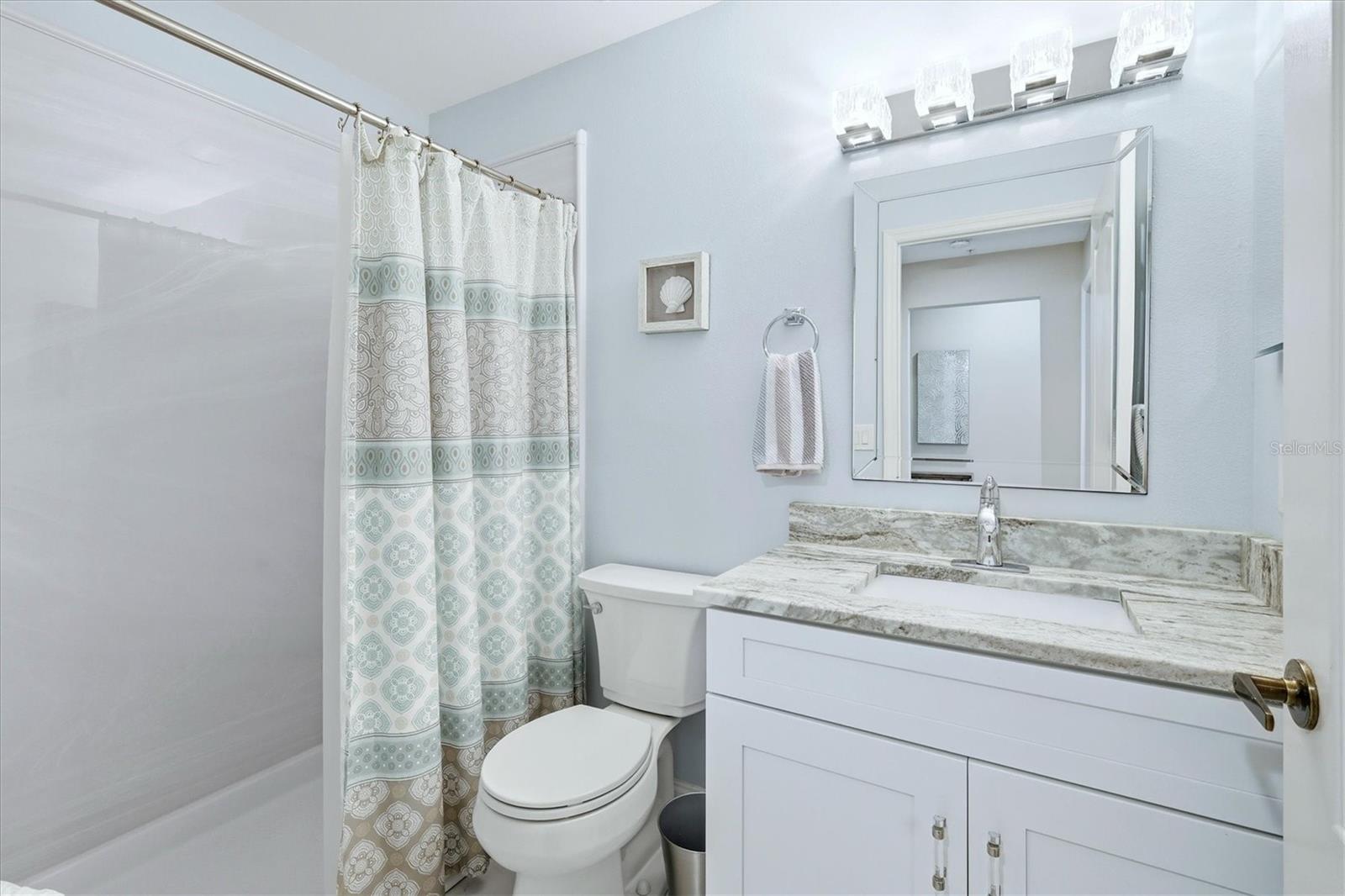 HERITAGE OAKS GOLF & COUNTRY CLUB - Residential