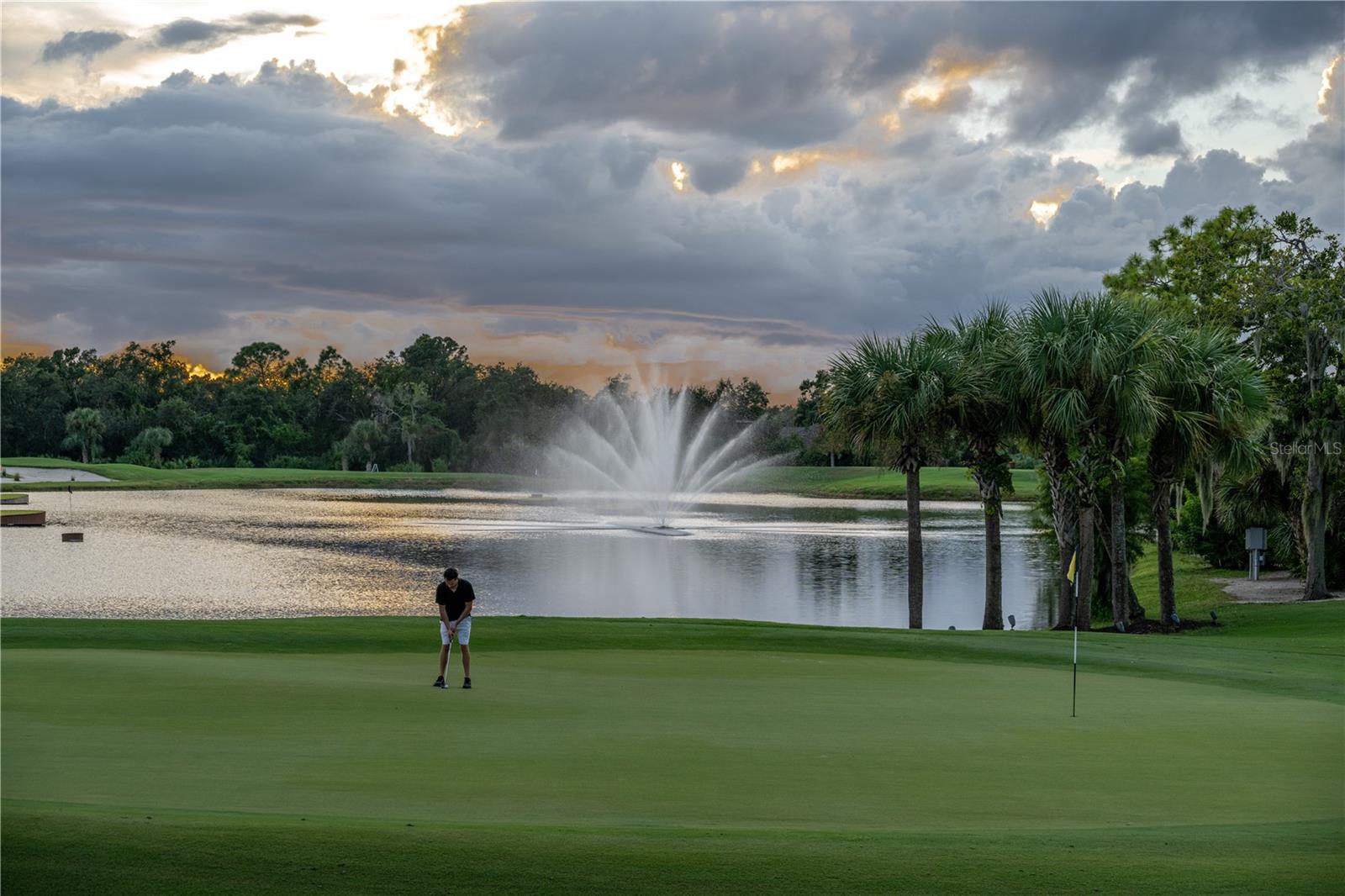 HERITAGE OAKS GOLF & COUNTRY CLUB - Residential