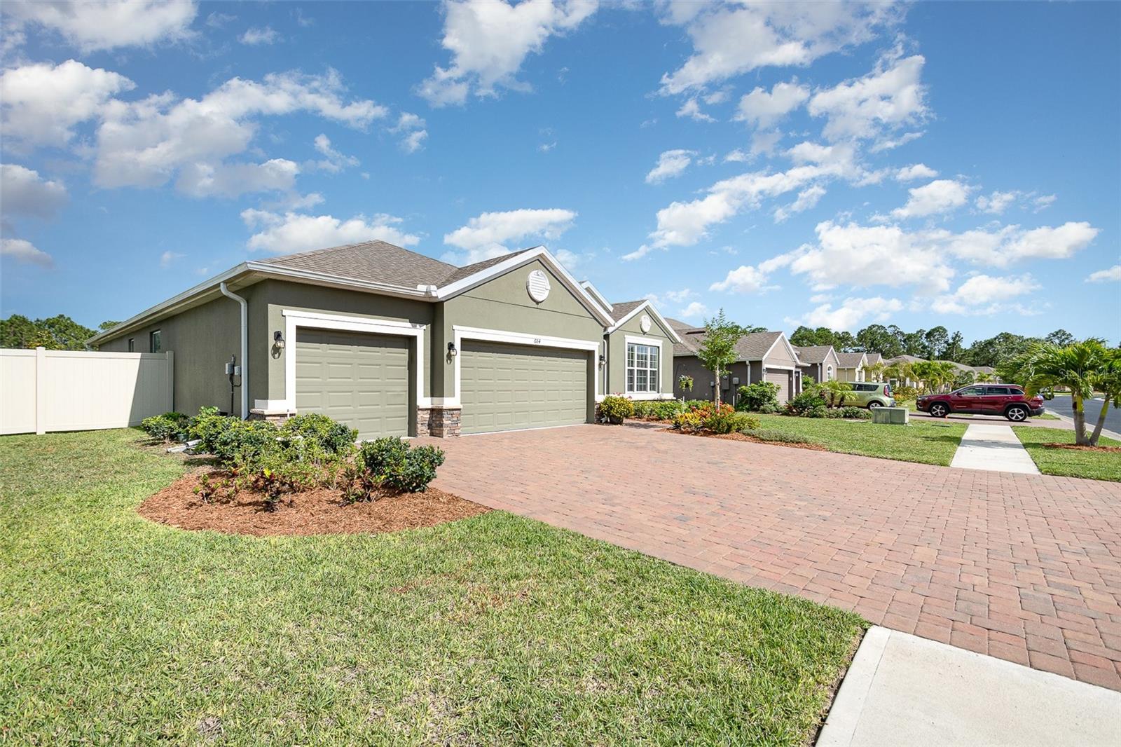 684 STONEBRIAR DRIVE SE