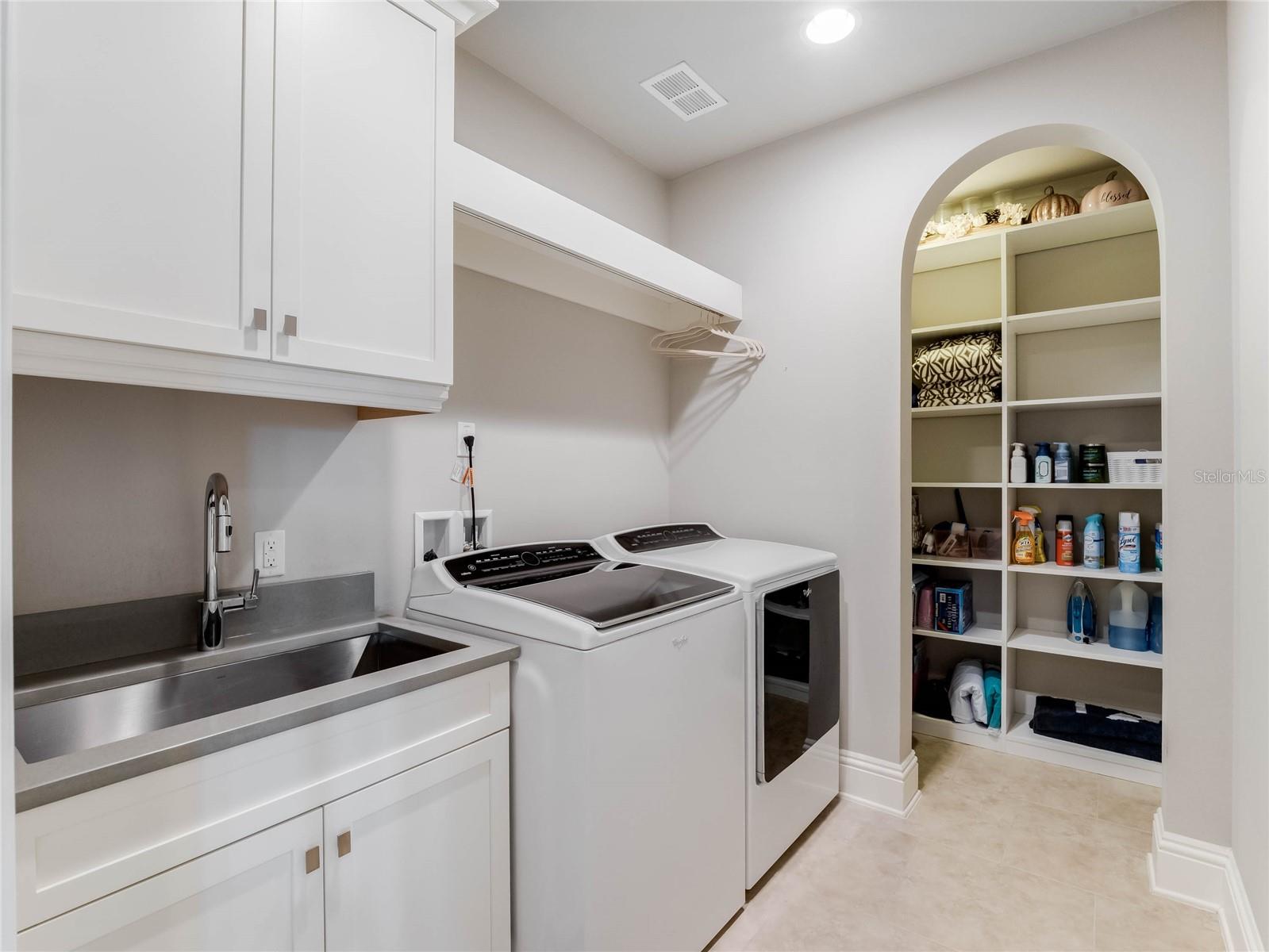 LAKE MARKHAM LANDINGS - Residential