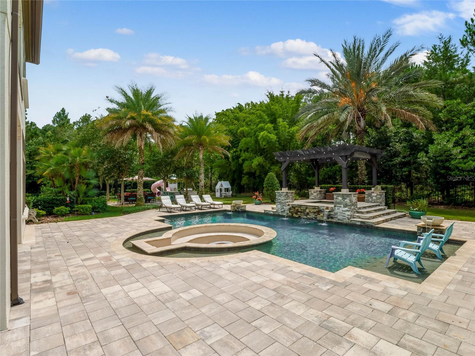 LAKE MARKHAM LANDINGS - Residential