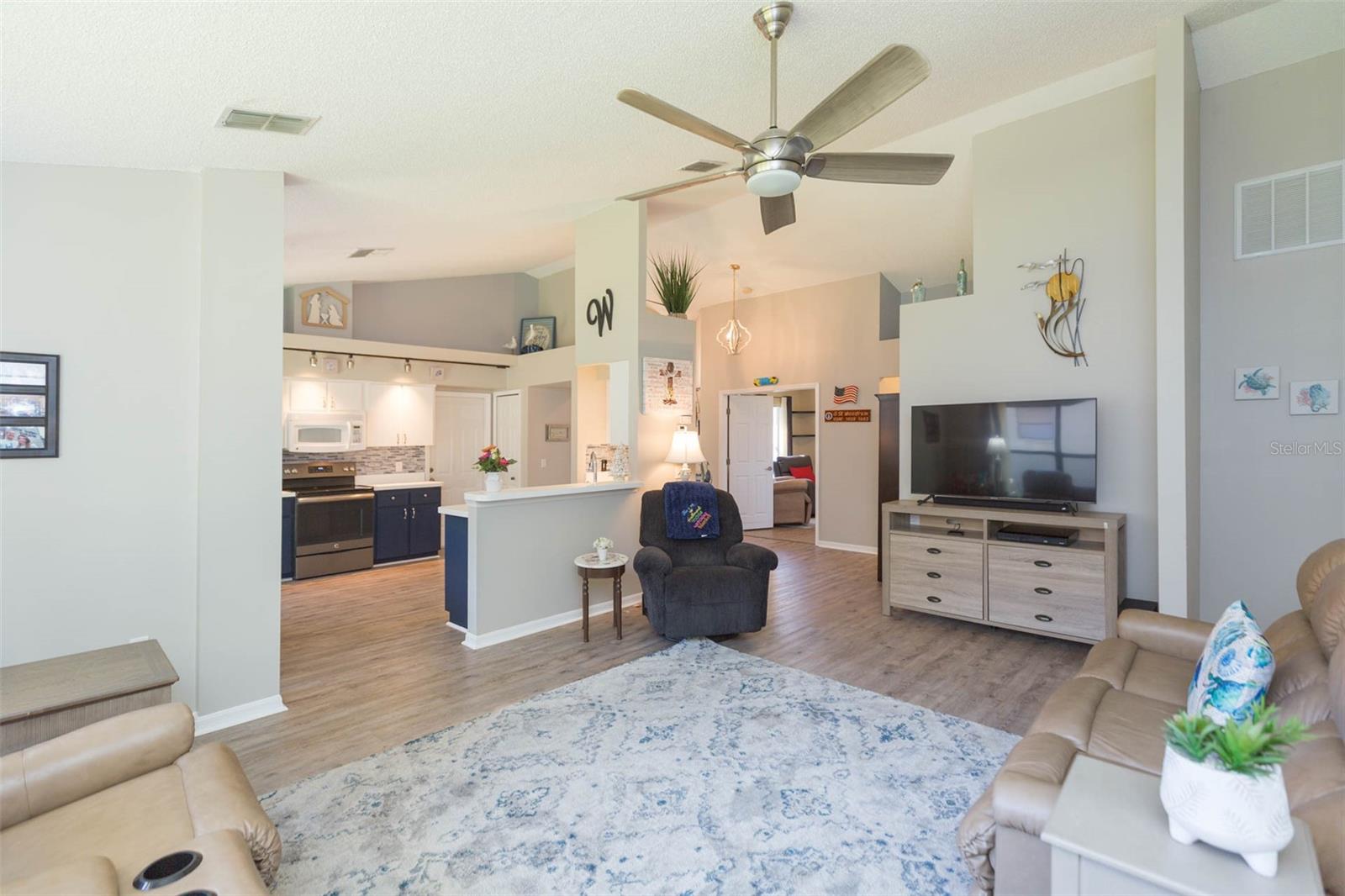 WELLINGTON AT SEVEN HILLS PH 2 - Residential