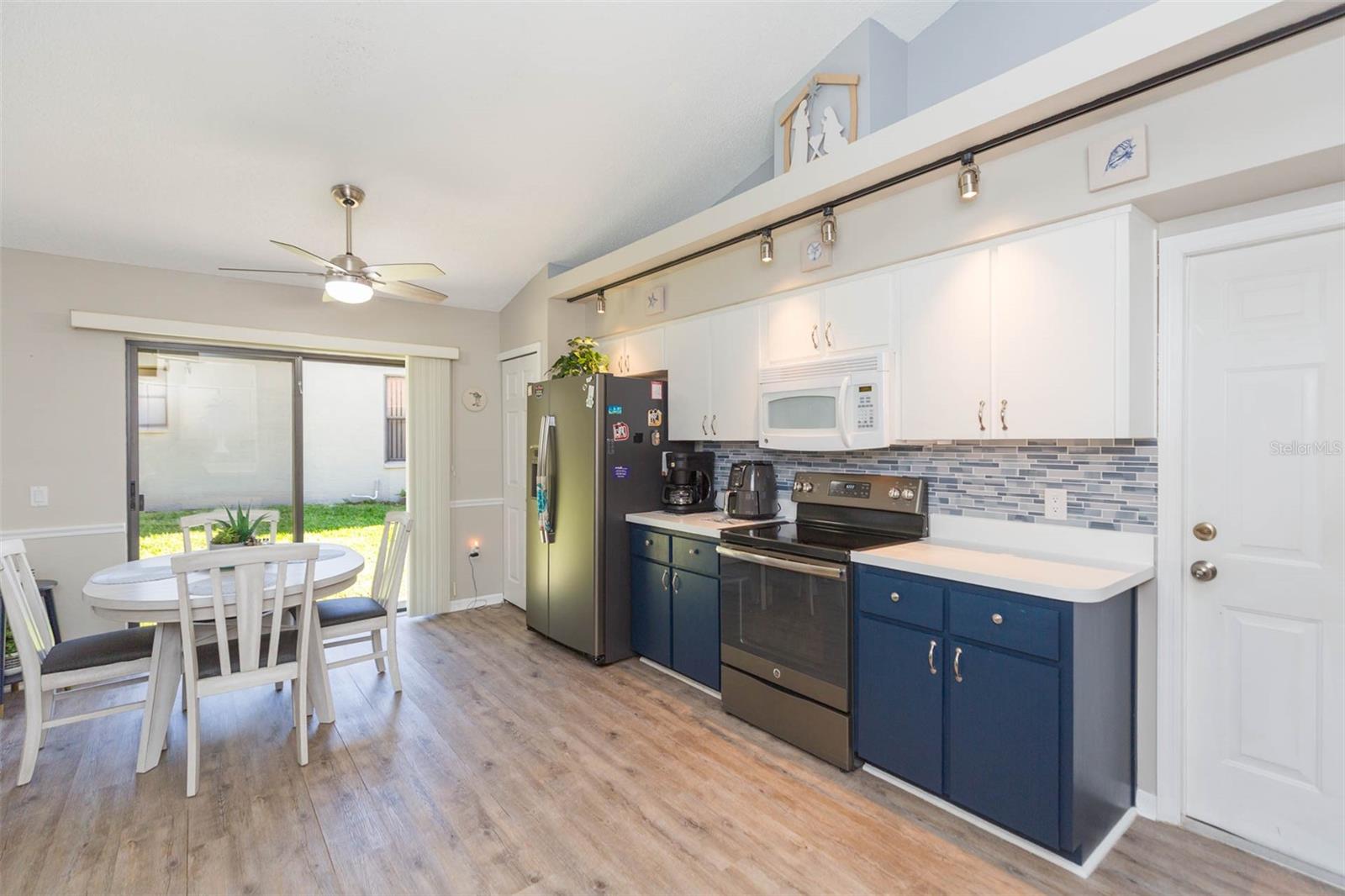 WELLINGTON AT SEVEN HILLS PH 2 - Residential