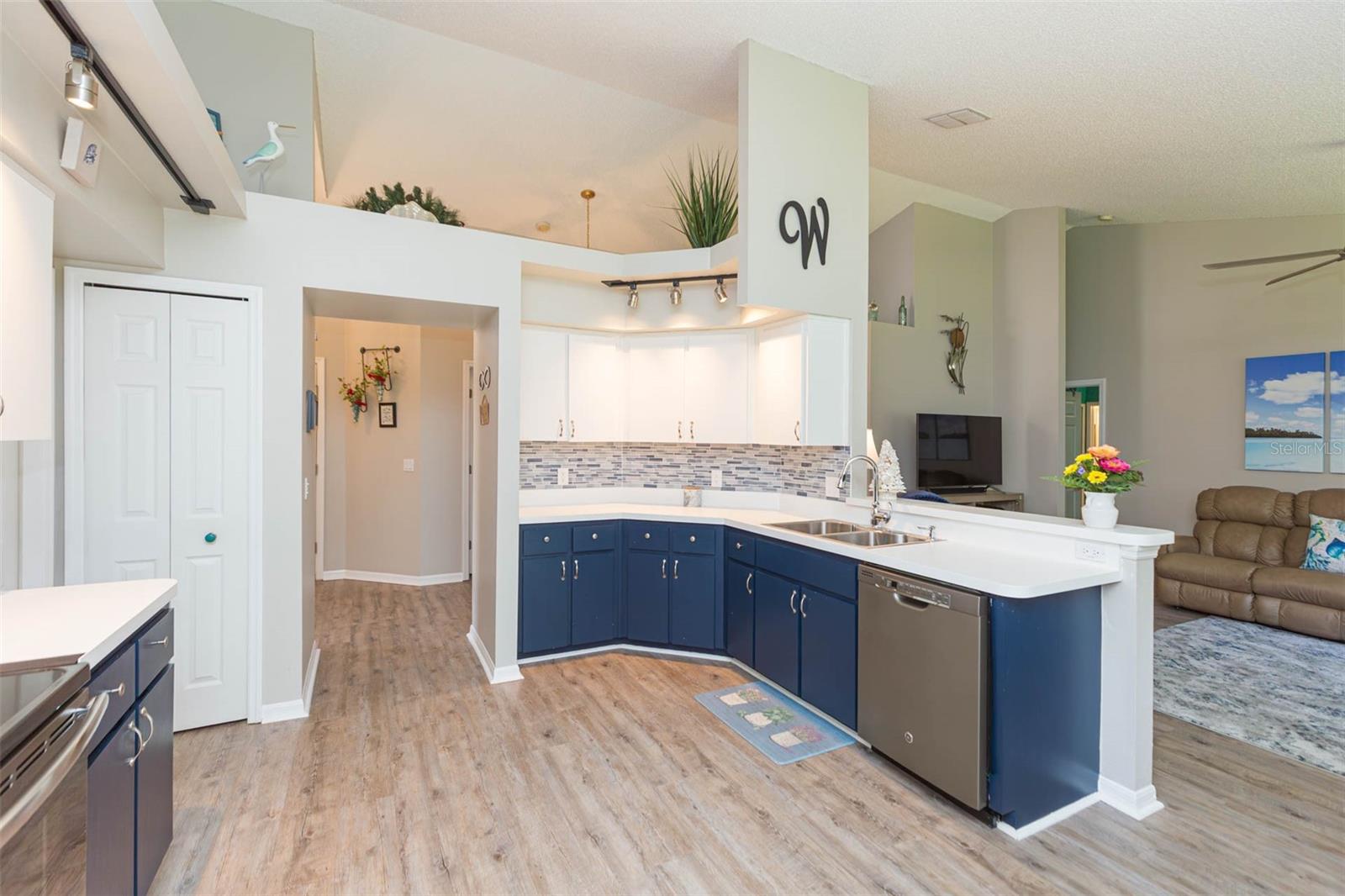 WELLINGTON AT SEVEN HILLS PH 2 - Residential