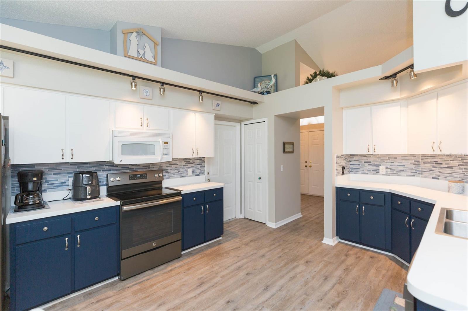 WELLINGTON AT SEVEN HILLS PH 2 - Residential