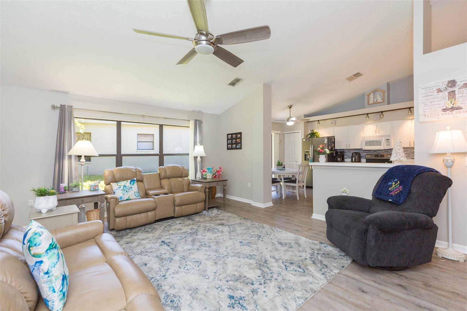 WELLINGTON AT SEVEN HILLS PH 2 - Residential