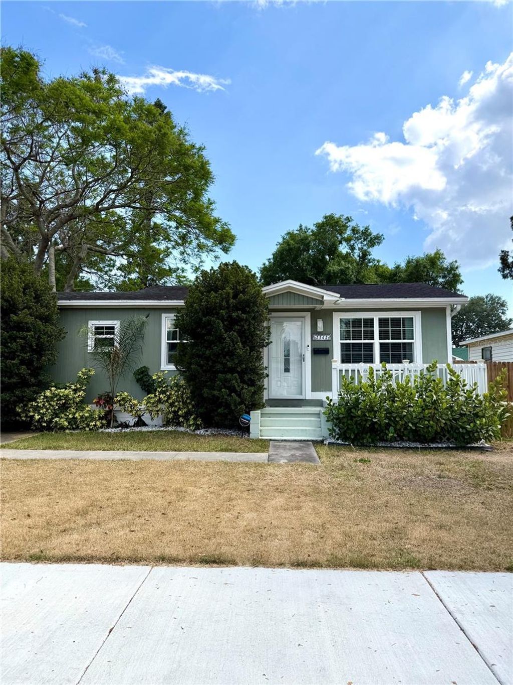 Photo of 2842 15th Avenue N, St Petersburg, FL 33713 (MLS # TB8503099)