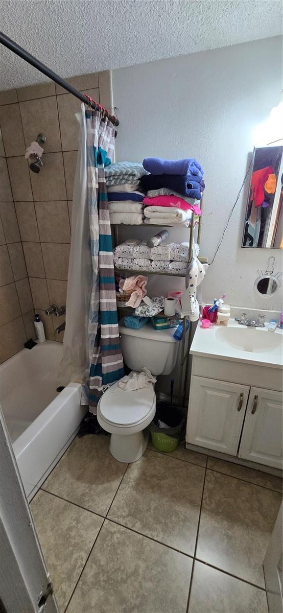 CAYMAN PARK - Residential Income