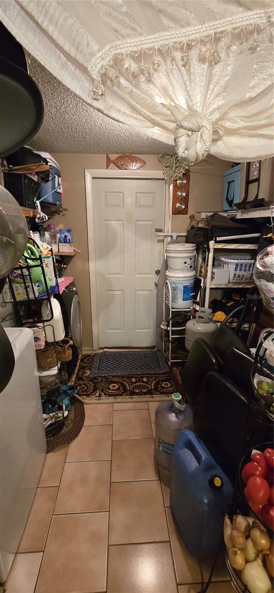 CAYMAN PARK - Residential Income