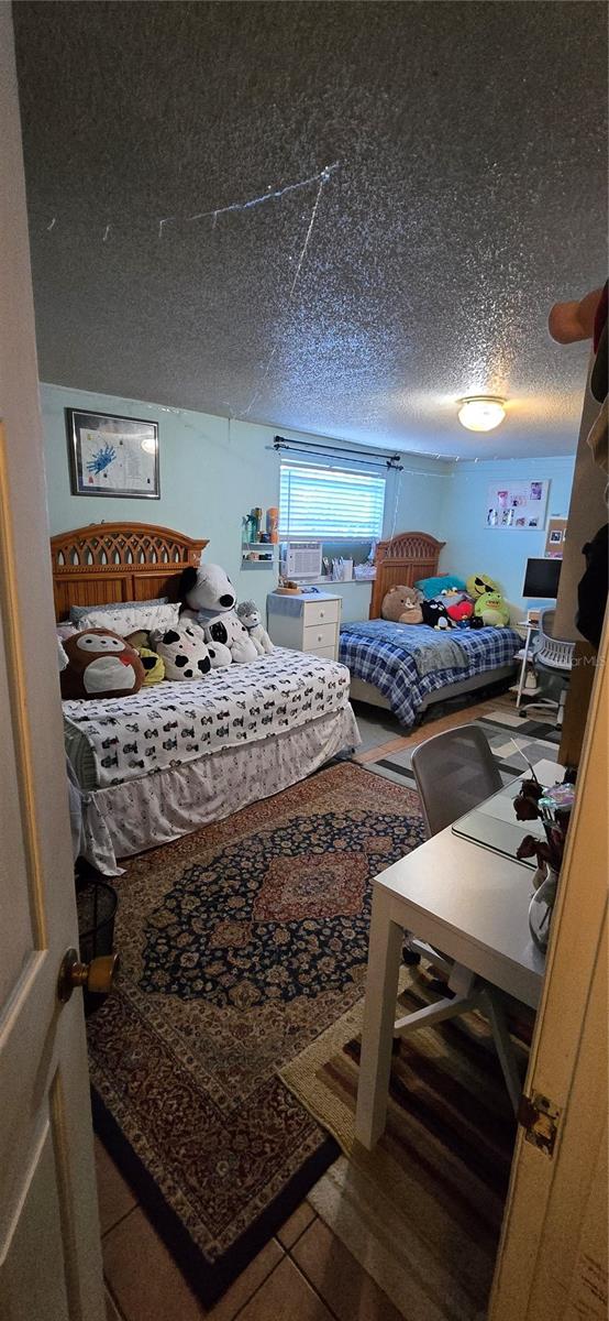 CAYMAN PARK - Residential Income