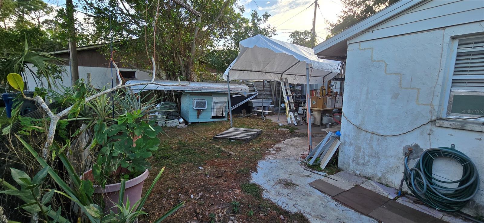 CAYMAN PARK - Residential Income