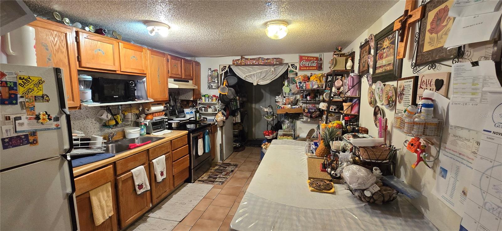 CAYMAN PARK - Residential Income