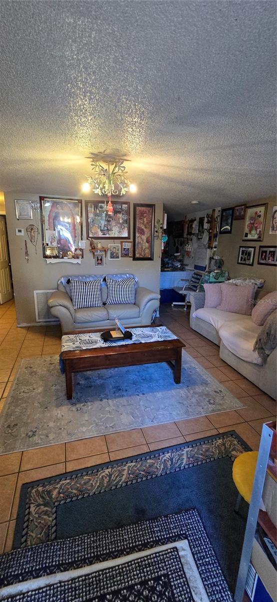 CAYMAN PARK - Residential Income