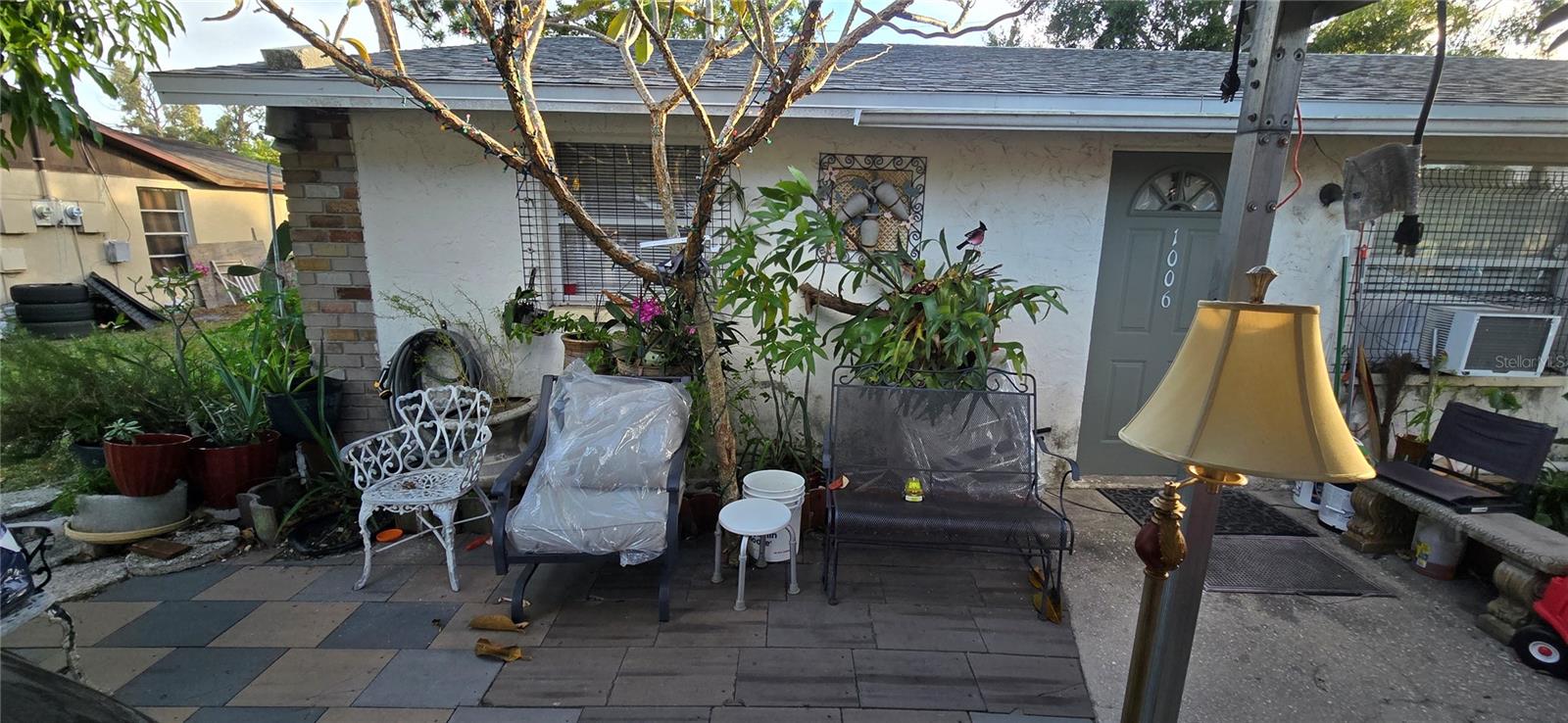 CAYMAN PARK - Residential Income