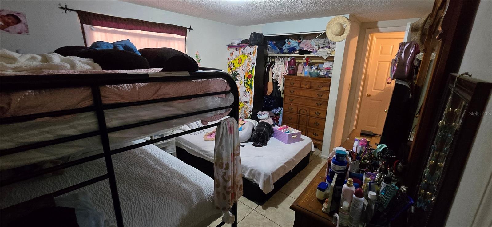 CAYMAN PARK - Residential Income