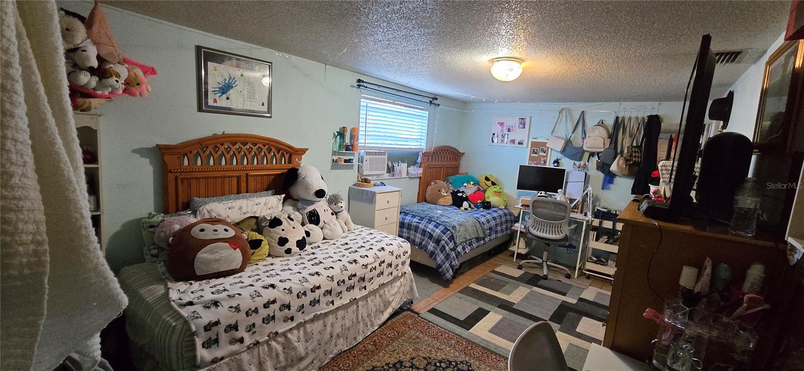 CAYMAN PARK - Residential Income