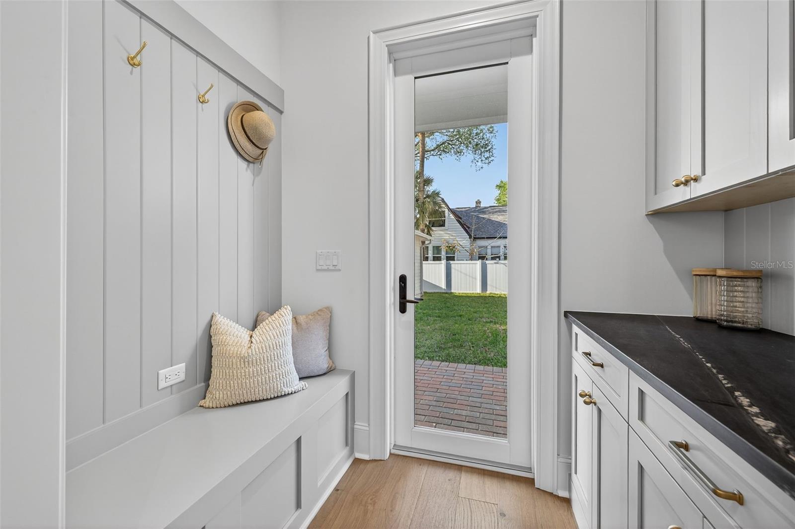 OLD KENTUCKY - Residential