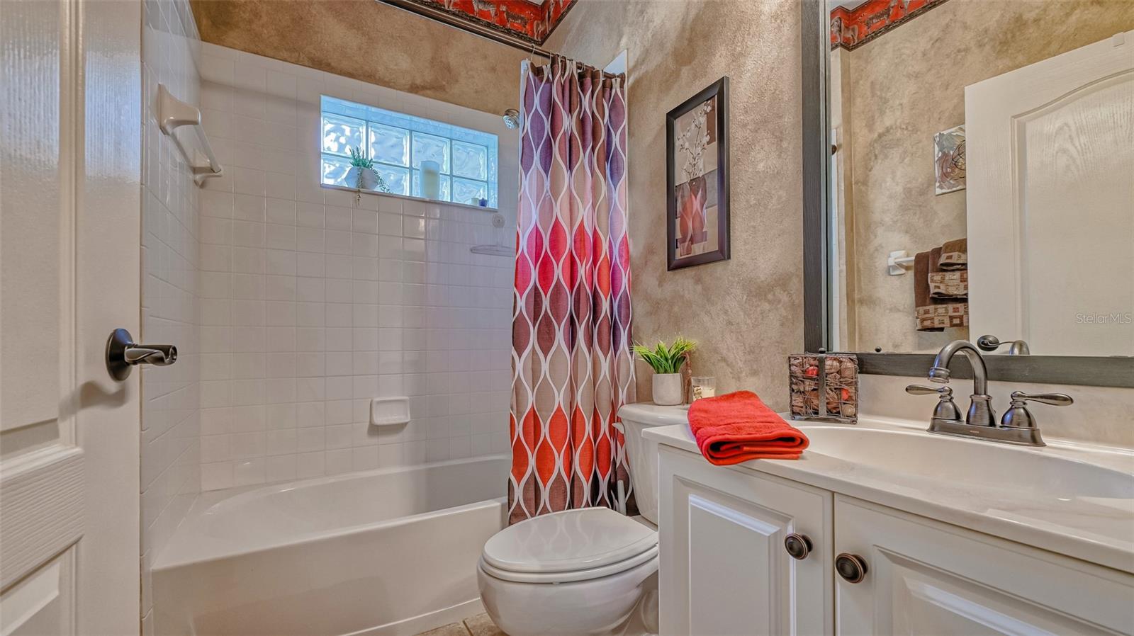 HERITAGE OAKS GOLF & COUNTRY CLUB - Residential