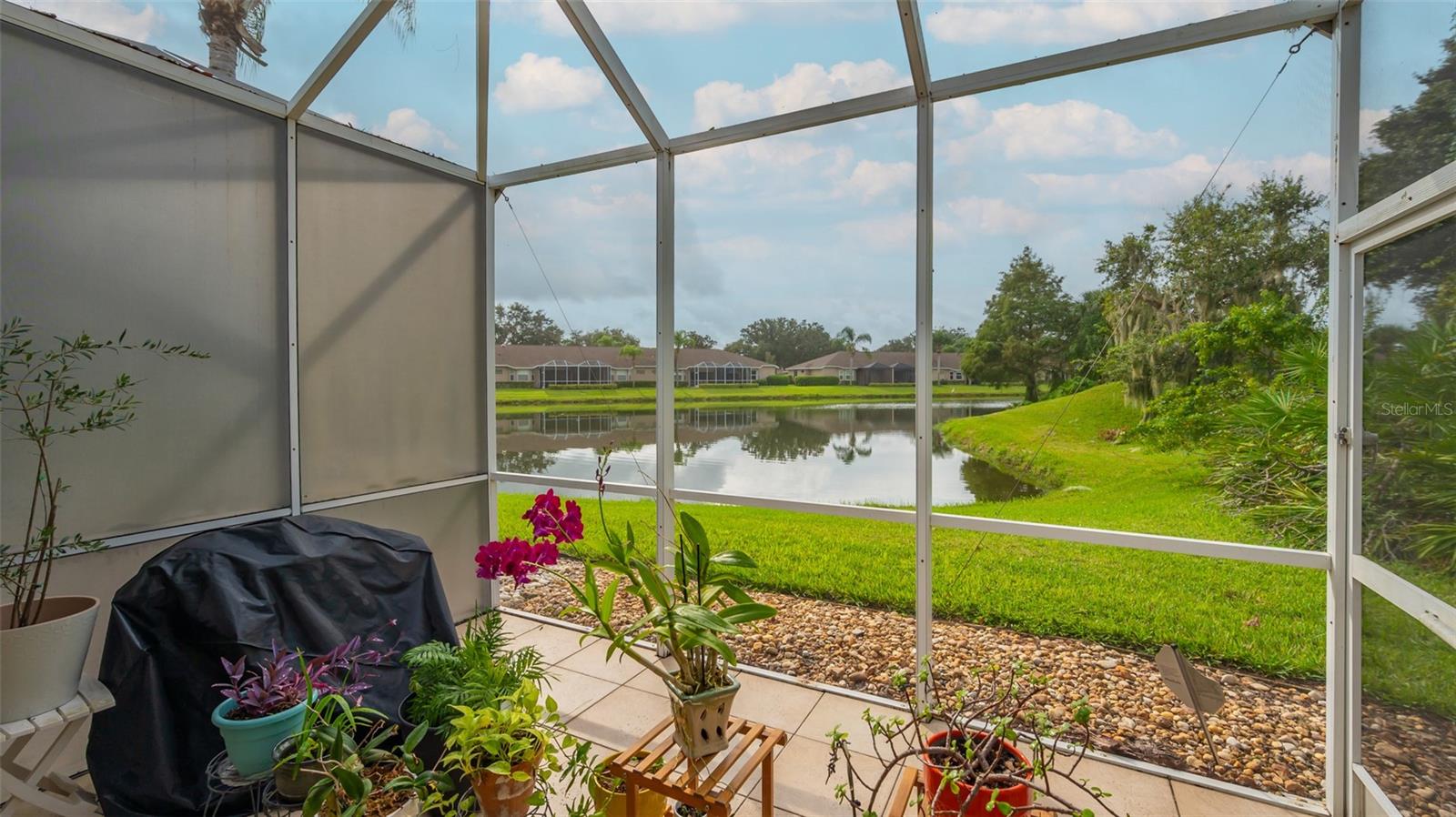 HERITAGE OAKS GOLF & COUNTRY CLUB - Residential