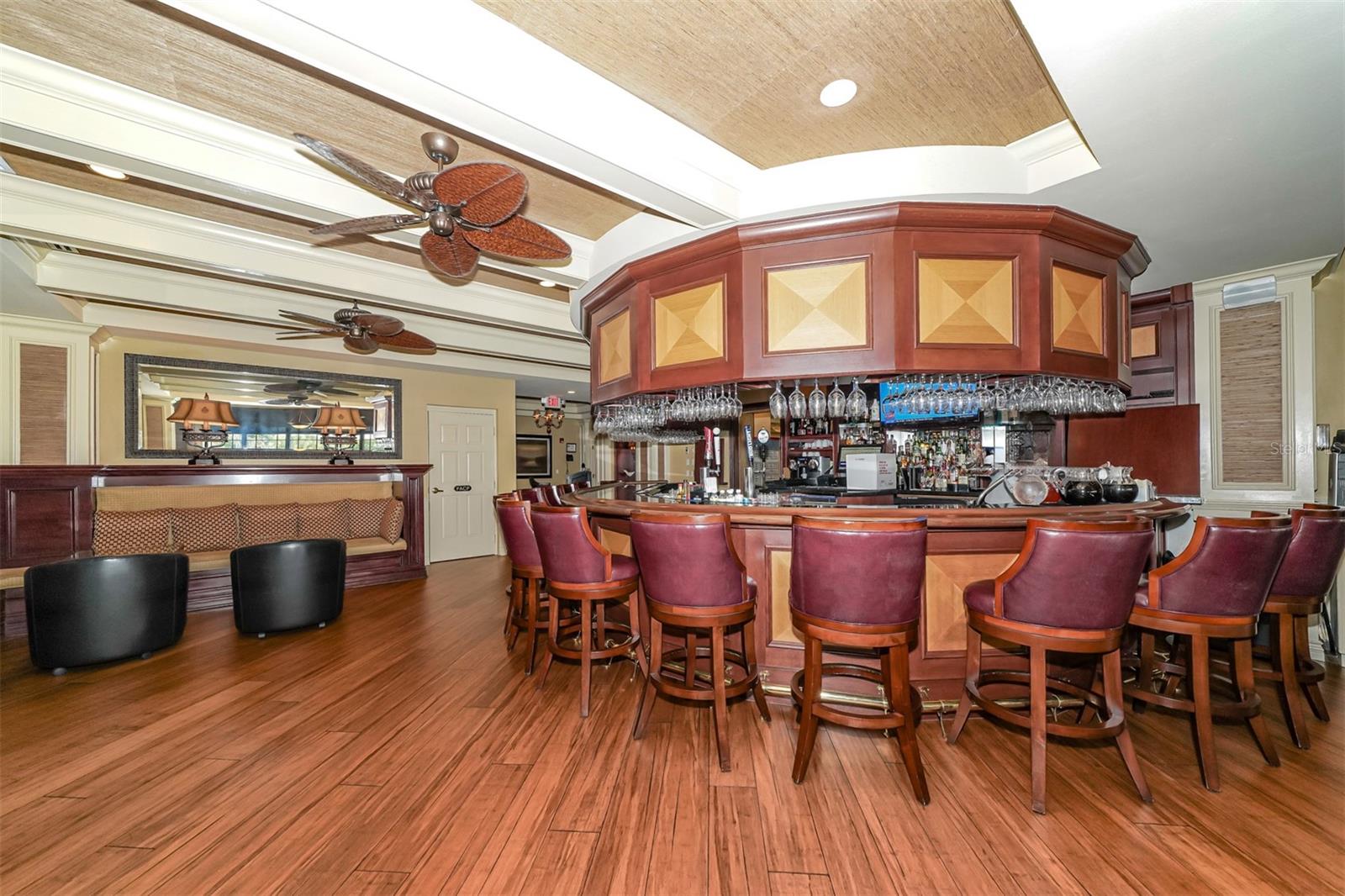 HERITAGE OAKS GOLF & COUNTRY CLUB - Residential