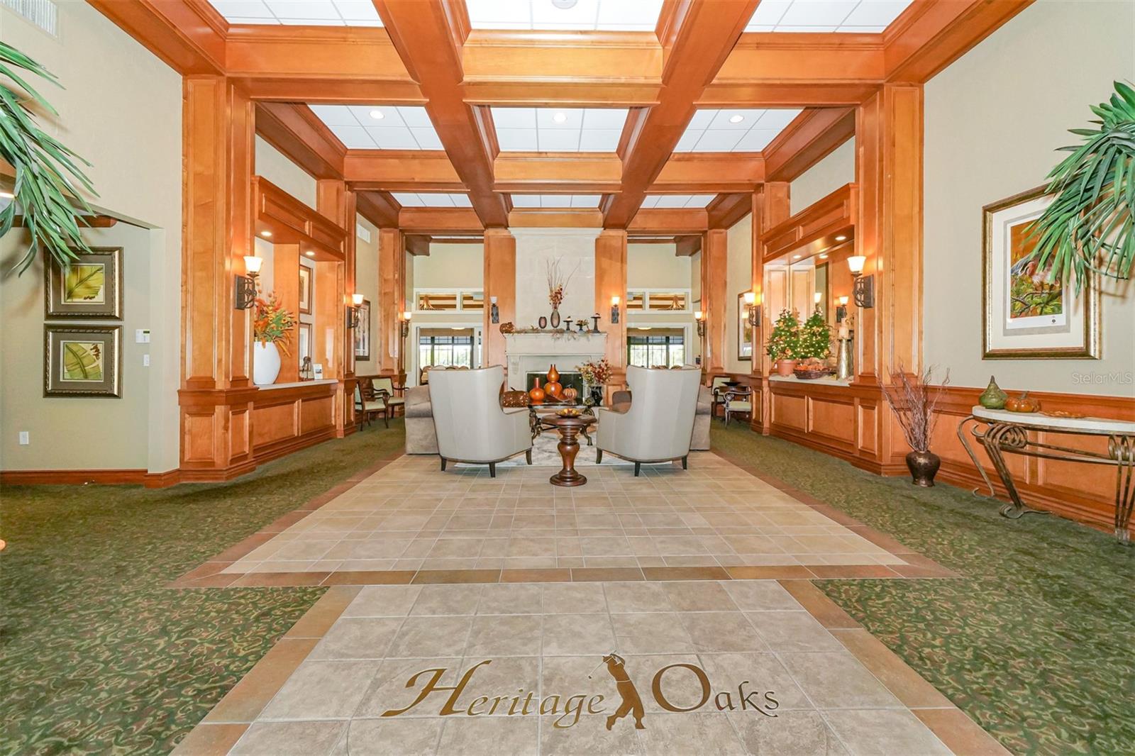 HERITAGE OAKS GOLF & COUNTRY CLUB - Residential