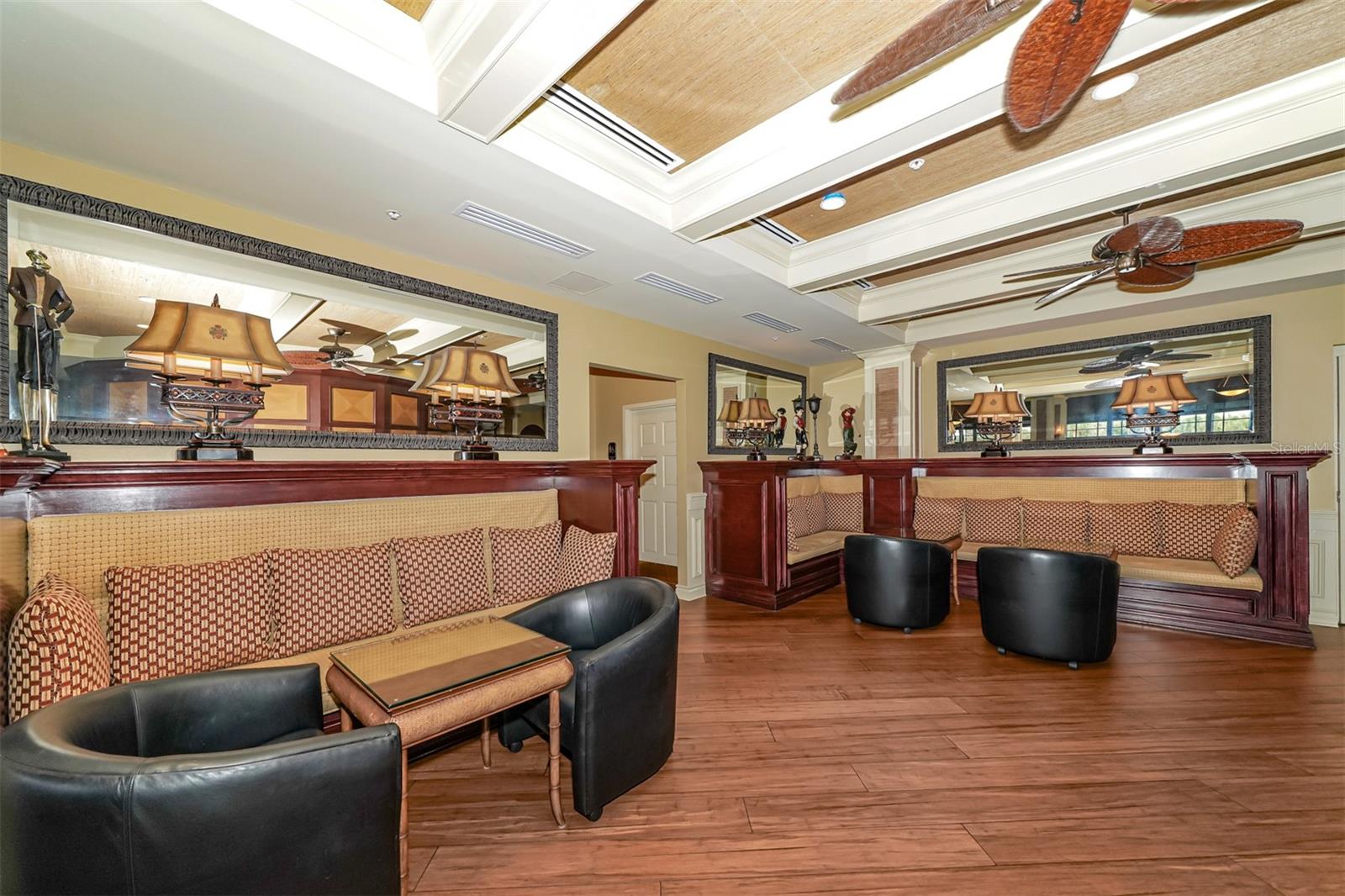 HERITAGE OAKS GOLF & COUNTRY CLUB - Residential