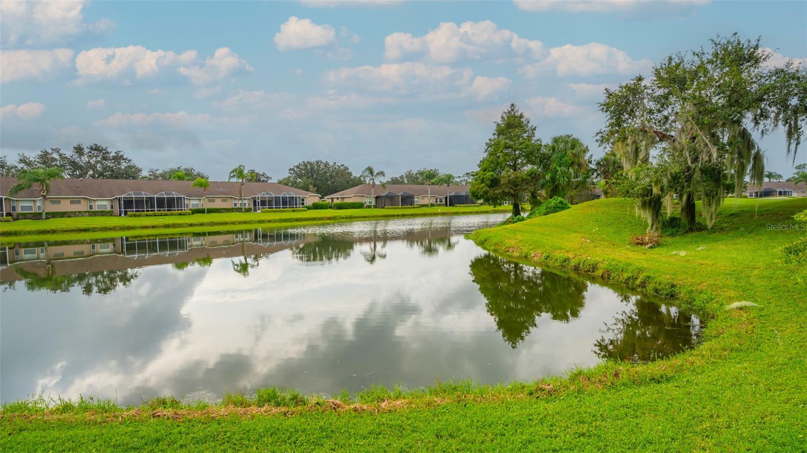 HERITAGE OAKS GOLF & COUNTRY CLUB - Residential
