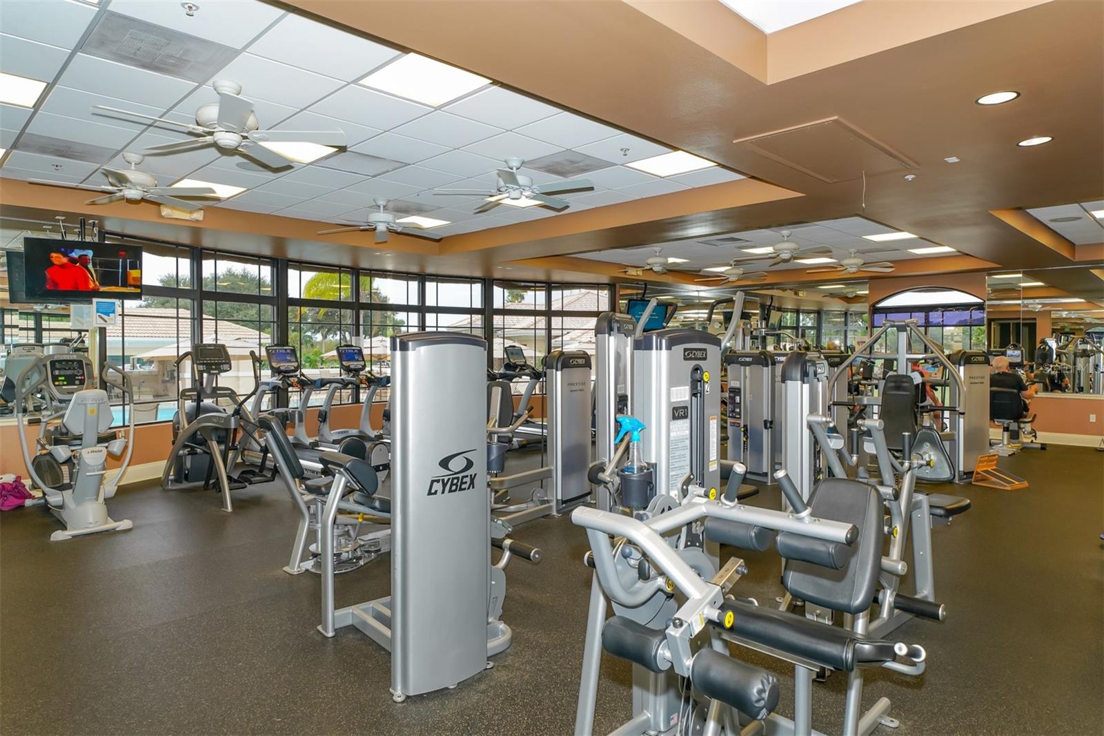 HERITAGE OAKS GOLF & COUNTRY CLUB - Residential