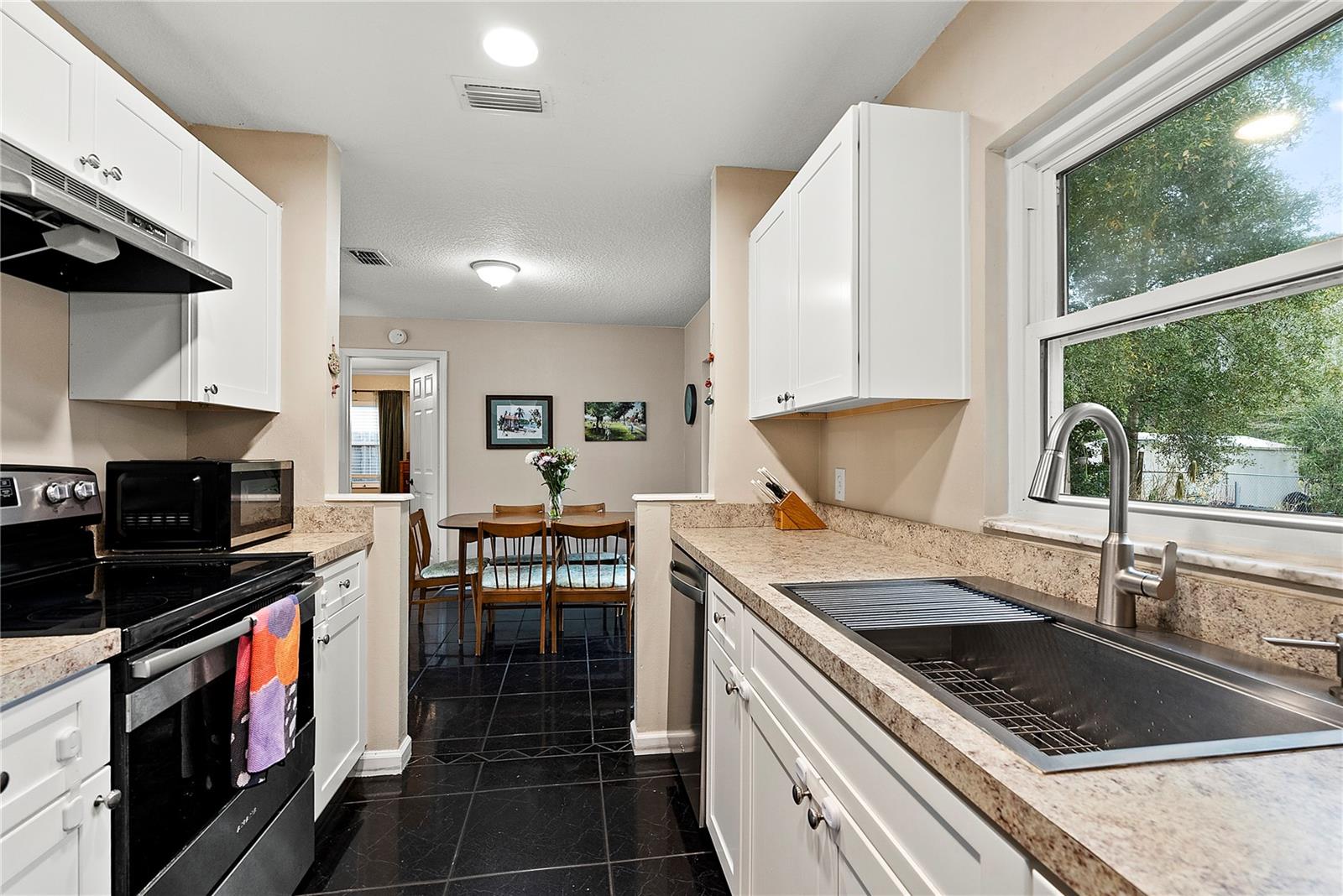 GROVEVIEW VILLAGE 1ST ADD REP - Residential