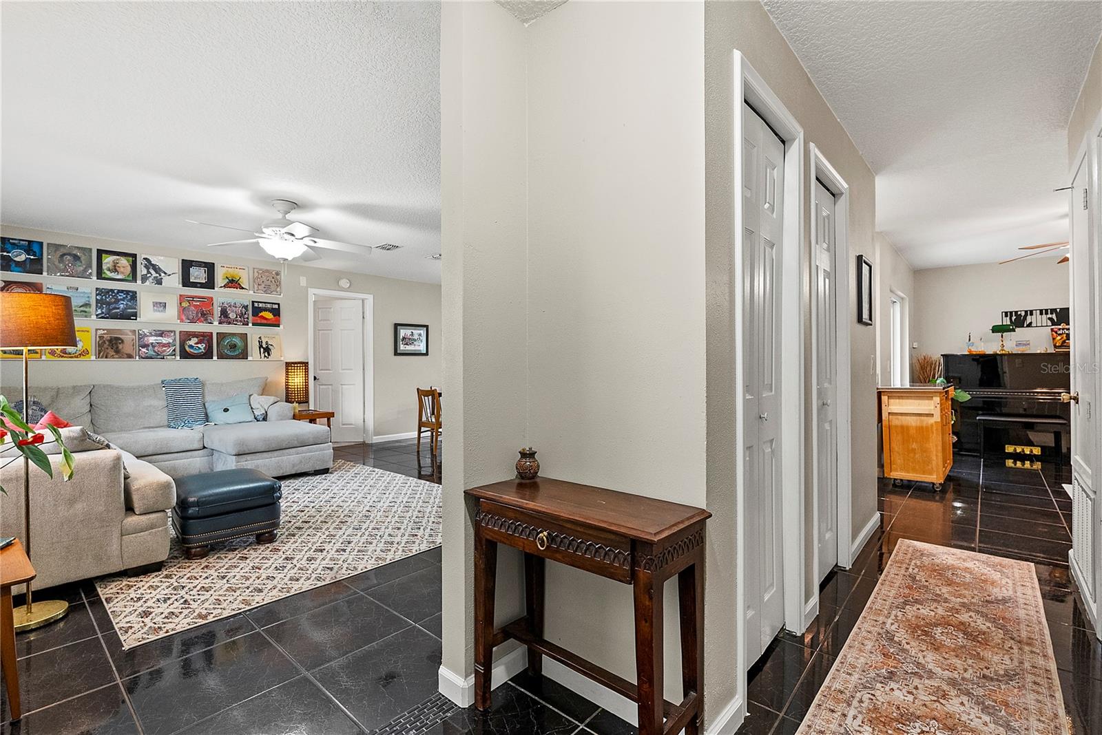 GROVEVIEW VILLAGE 1ST ADD REP - Residential