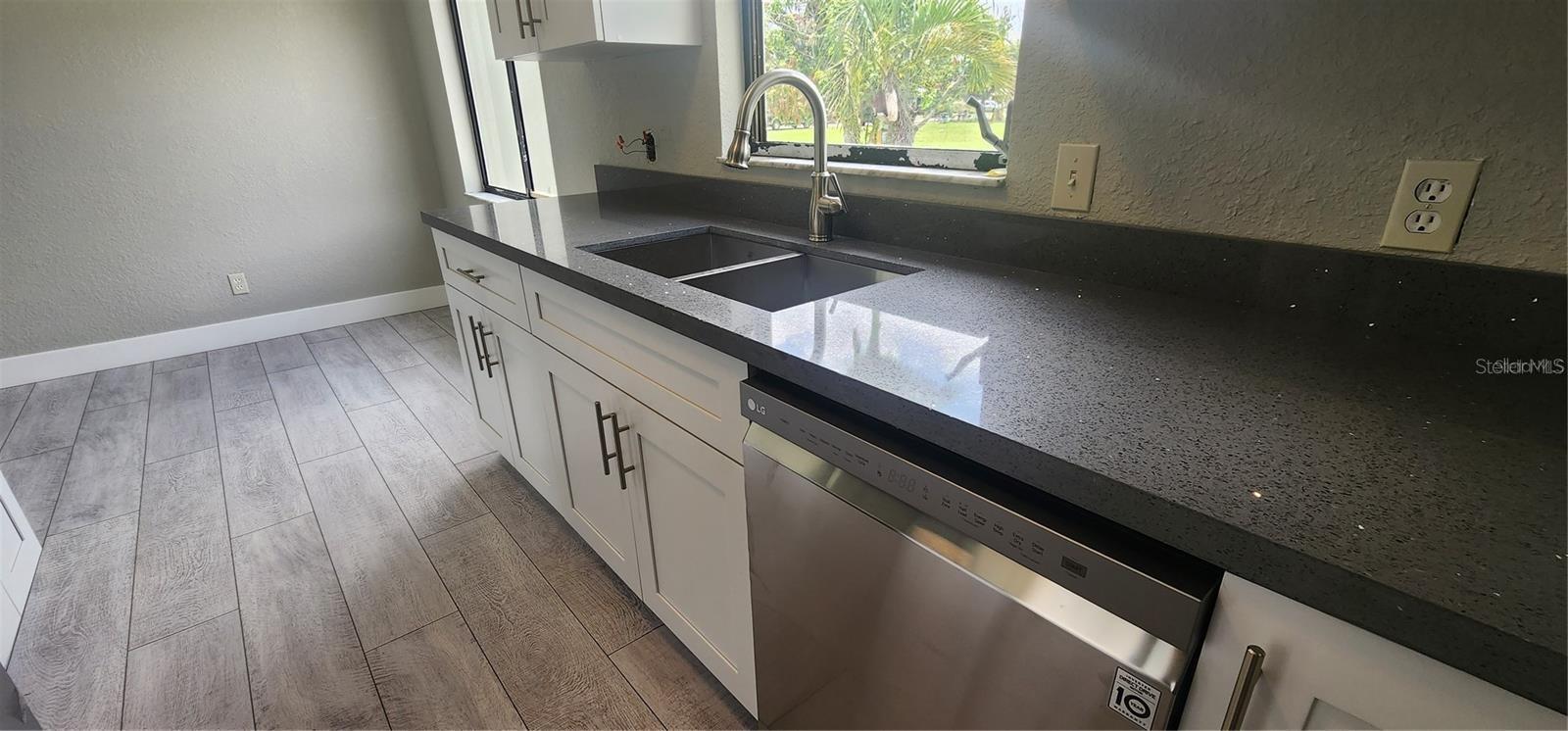 WOODS 2ND ADD - Residential Lease