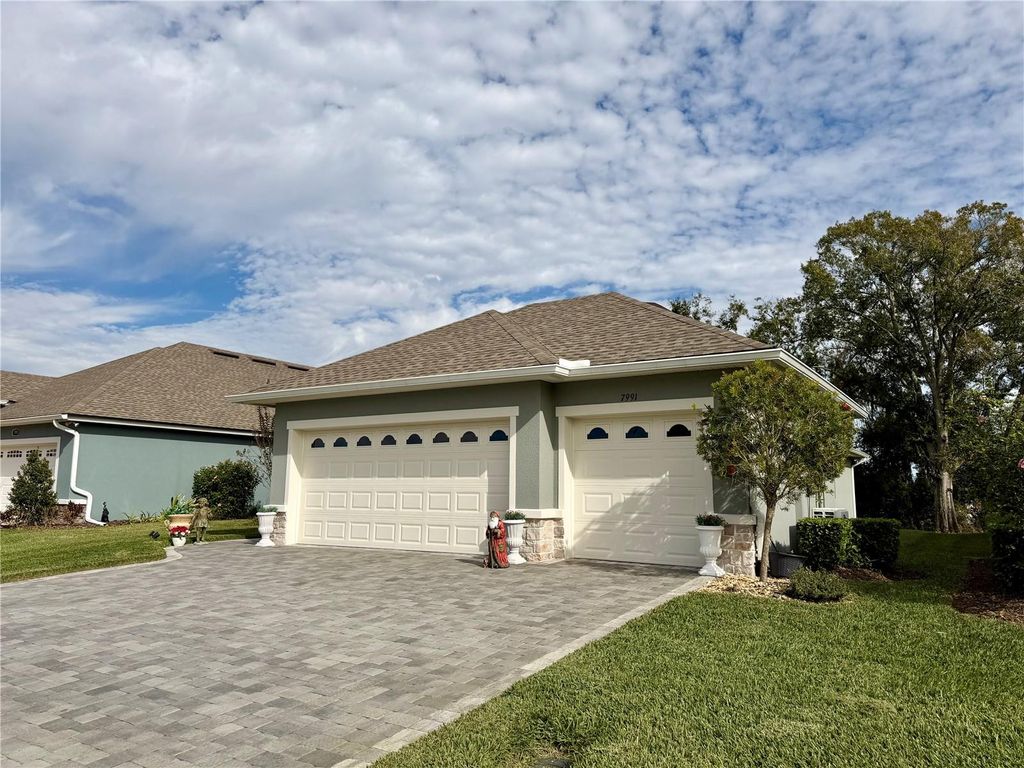 Photo of 7991 Lake James Boulevard, Lakeland, FL 33810 (MLS # L4958247)