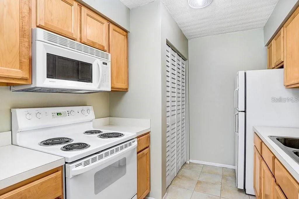 PLACE ONE A CONDO - Residential Lease